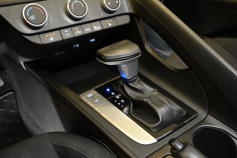 2021 Hyundai Elantra - Image 27