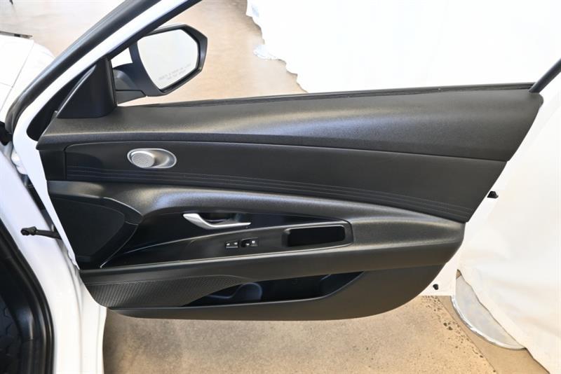 2021 Hyundai Elantra - Image 28