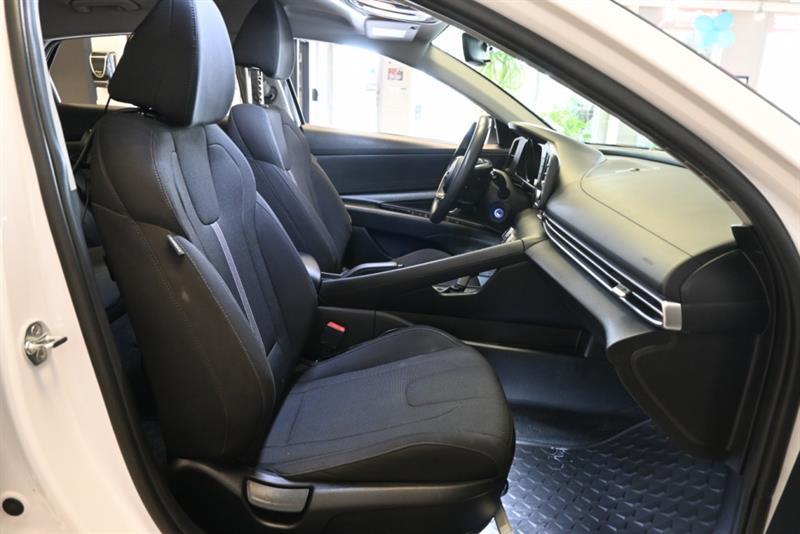 2021 Hyundai Elantra - Image 30