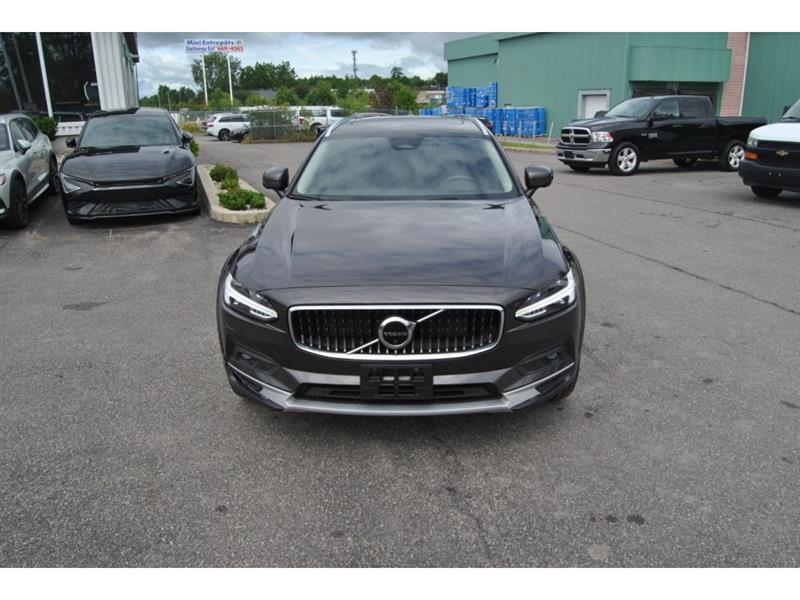 2022 Volvo V90 - Image 8