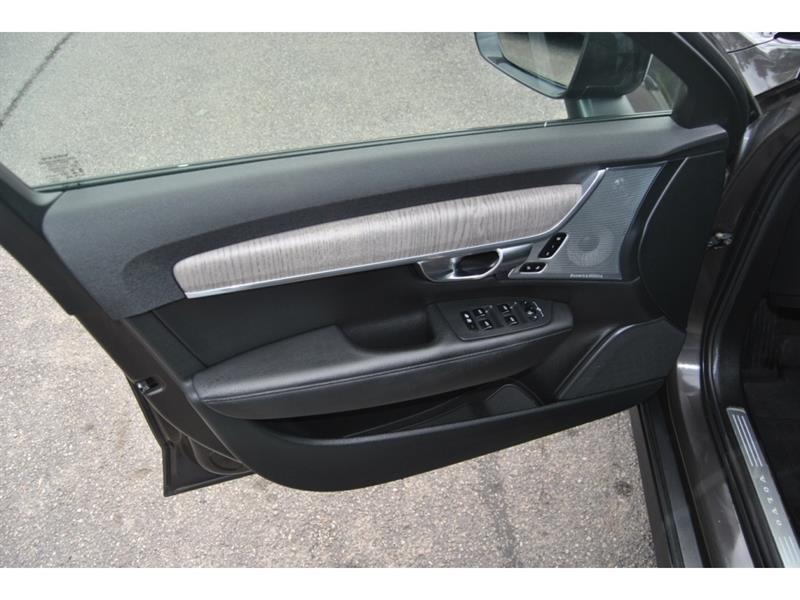 2022 Volvo V90 - Image 12