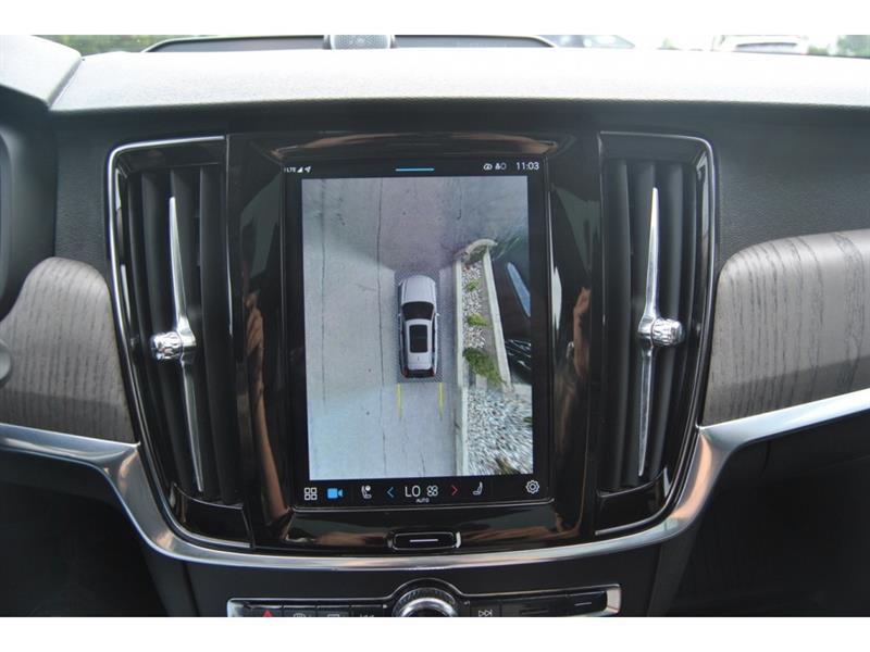 2022 Volvo V90 - Image 20