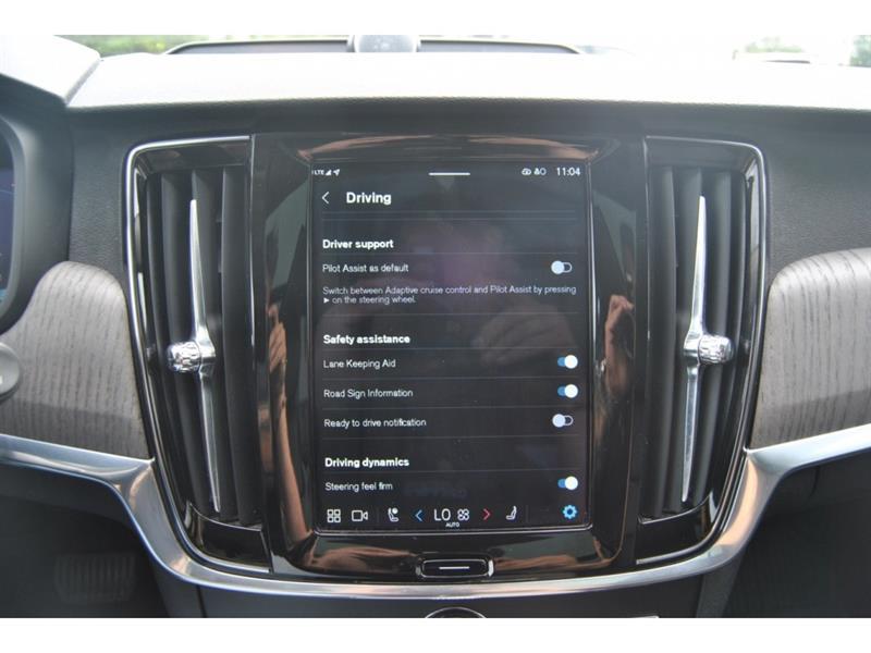 2022 Volvo V90 - Image 22