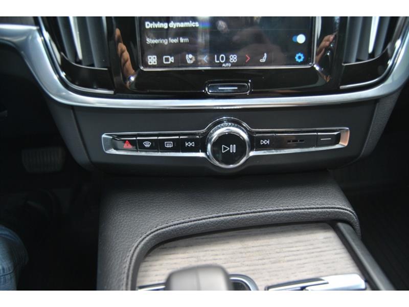 2022 Volvo V90 - Image 23