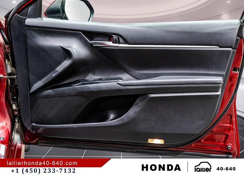 2018 Toyota Camry - Image 16