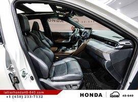 2023 Toyota Venza - Image 24