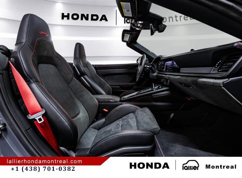 2026 Porsche 911 - Image 36