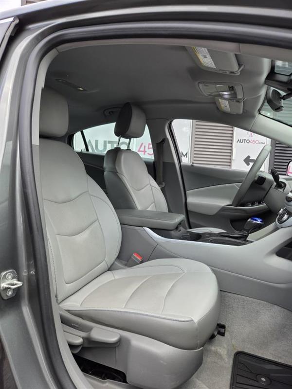 2017 Chevrolet Volt - Image 11