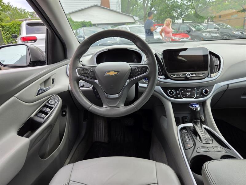 2017 Chevrolet Volt - Image 14