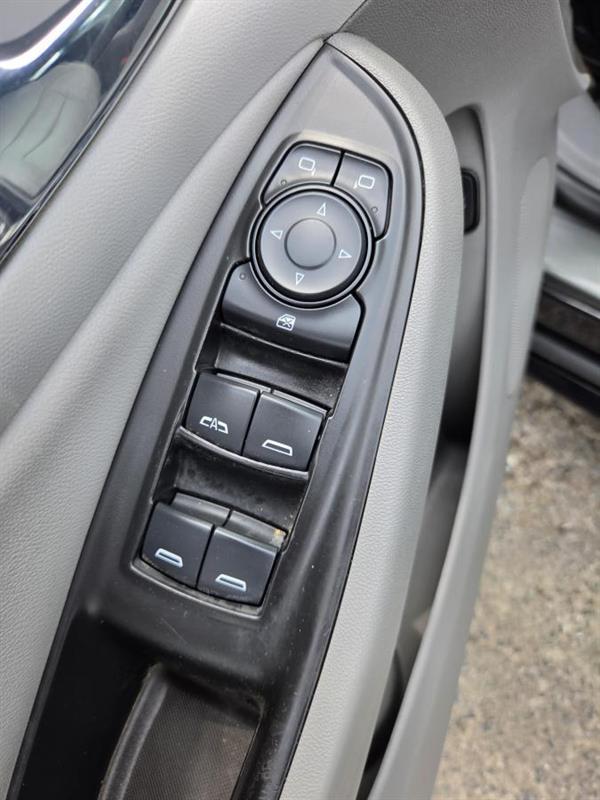 2017 Chevrolet Volt - Image 17