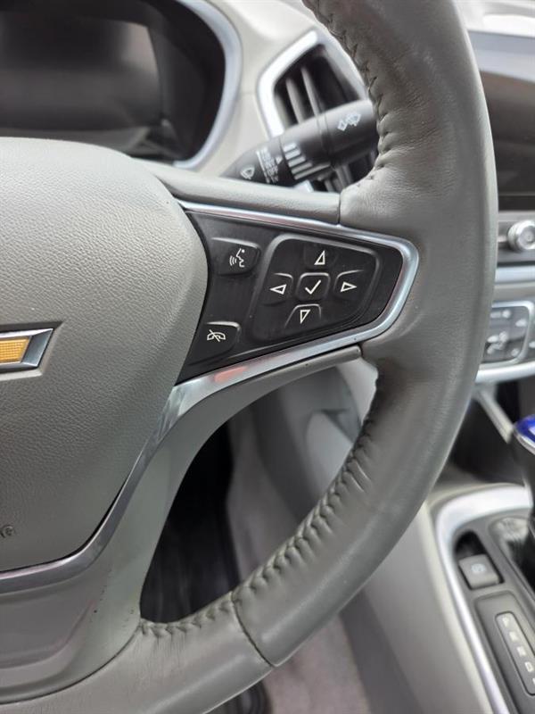 2017 Chevrolet Volt - Image 19