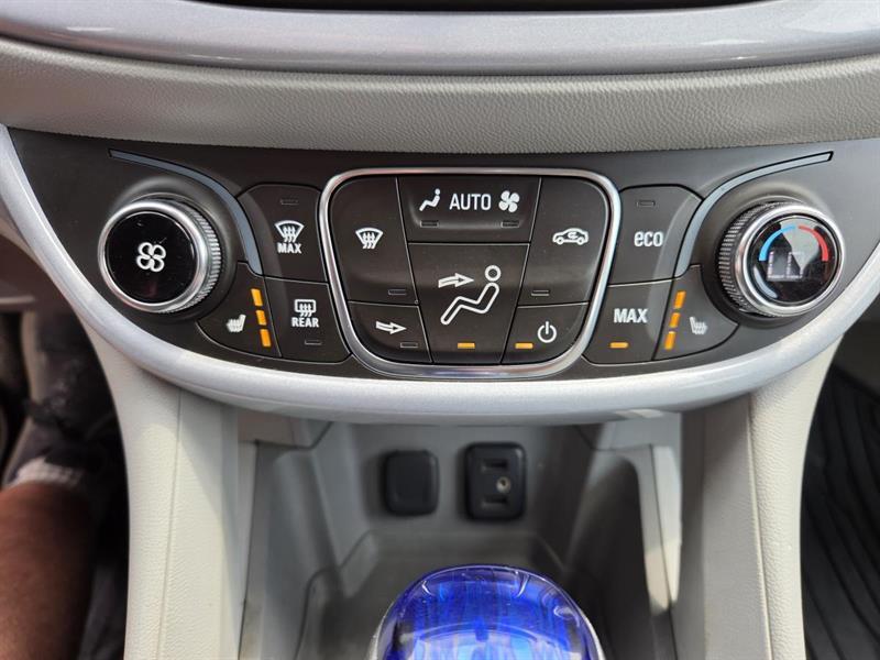 2017 Chevrolet Volt - Image 21