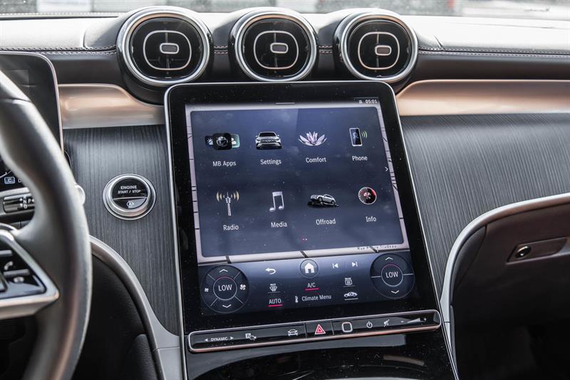 2024 Mercedes-Benz GLC - Image 32