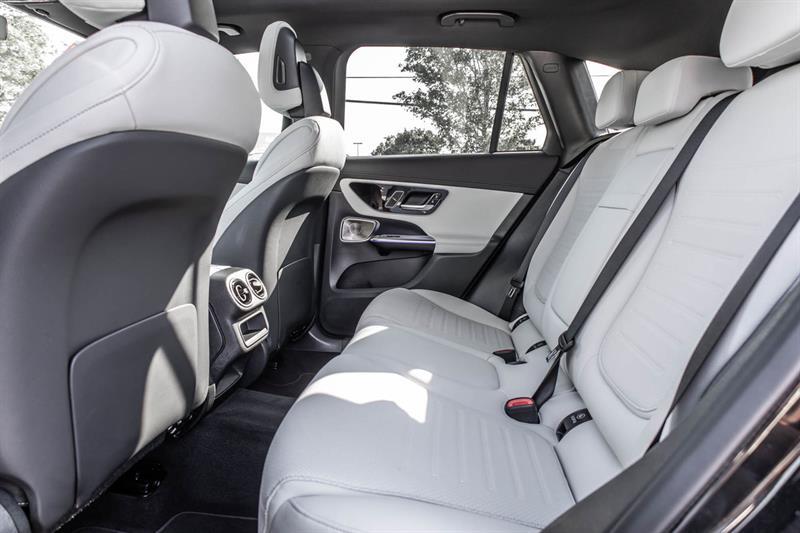 2026 Mercedes-Benz GLC - Image 38
