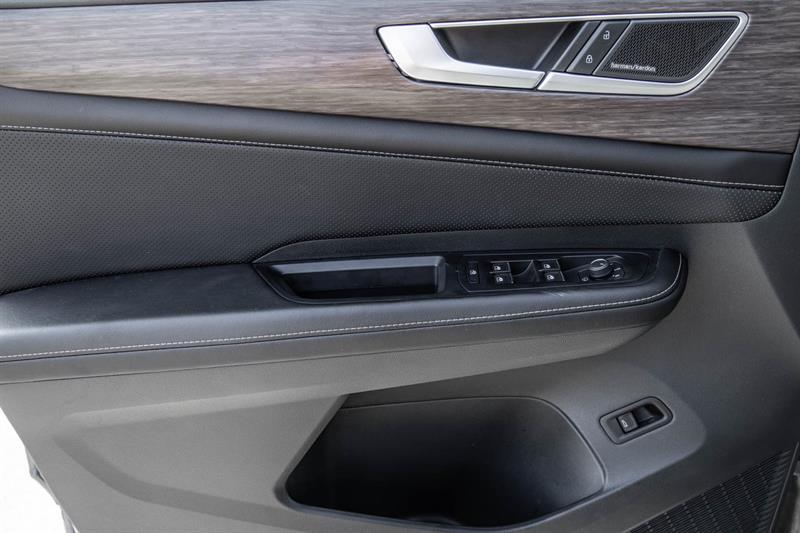 2025 Volkswagen Atlas - Image 18