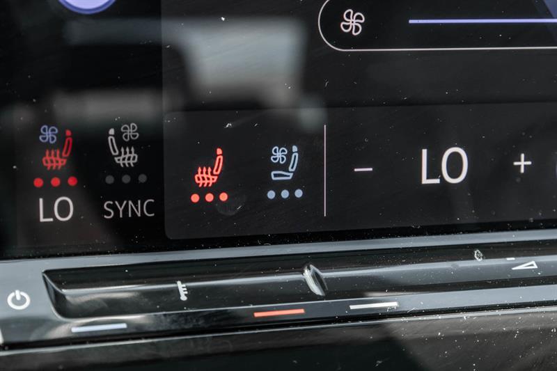 2025 Volkswagen Atlas - Image 31
