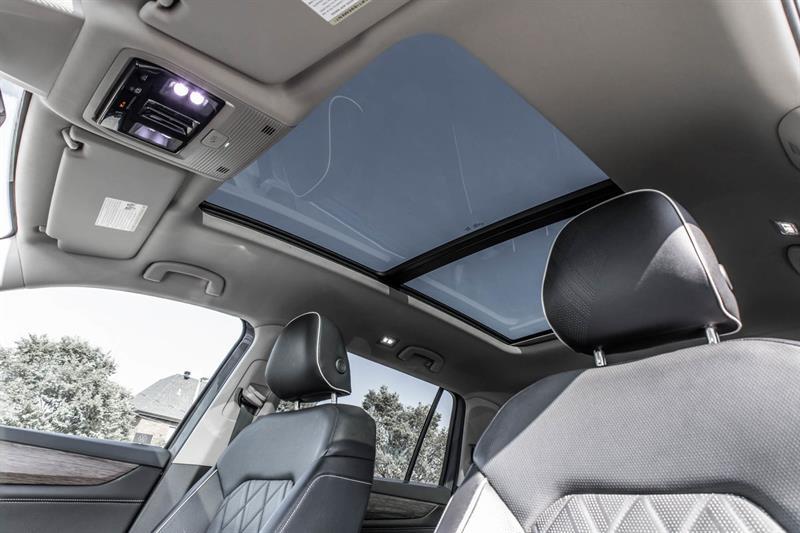 2025 Volkswagen Atlas - Image 35