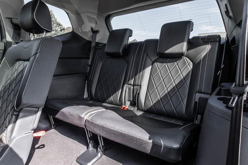 2025 Volkswagen Atlas - Image 38