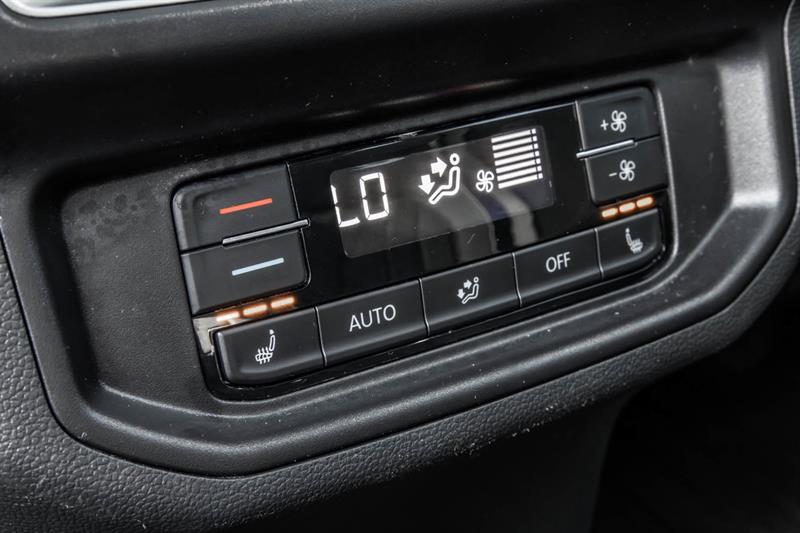 2025 Volkswagen Atlas - Image 39