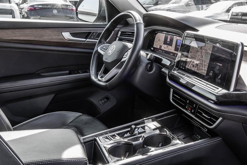 2025 Volkswagen Atlas - Image 43