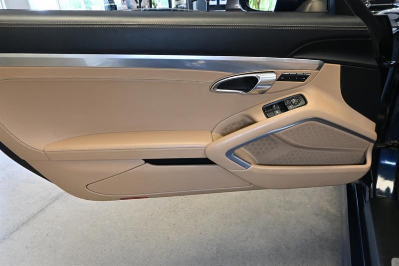 2015 Porsche Boxster - Image 12