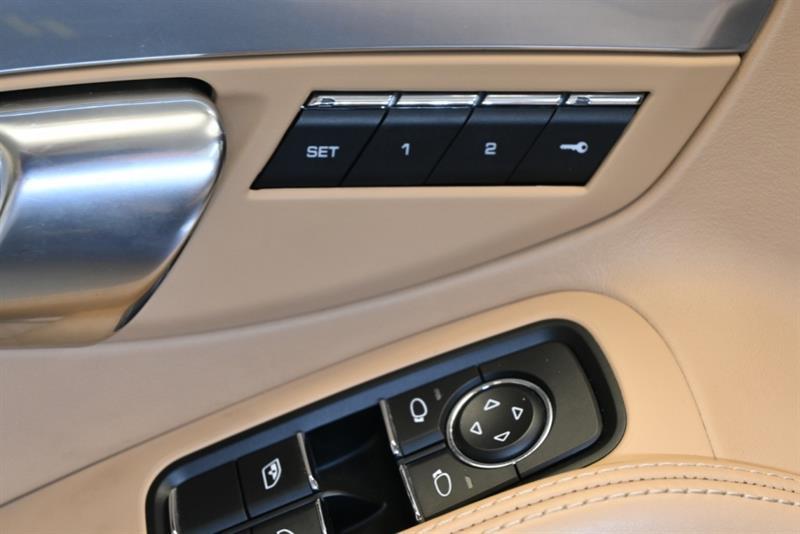 2015 Porsche Boxster - Image 13