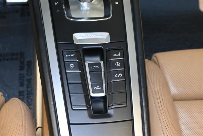 2015 Porsche Boxster - Image 28