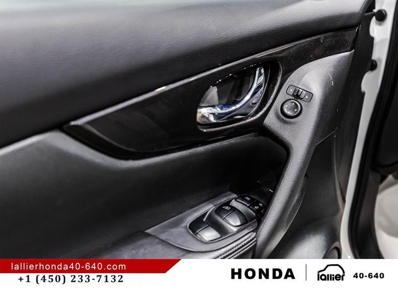 2019 Nissan Rogue - Image 12