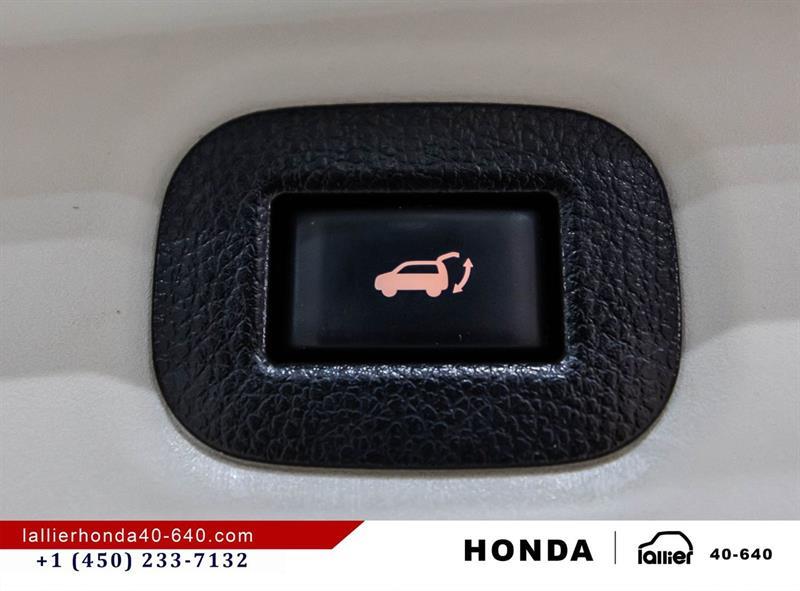 2019 Nissan Rogue - Image 16