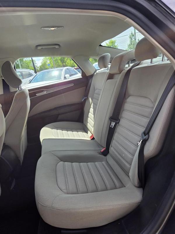 2017 Ford Fusion - Image 13