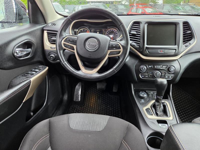 2017 Jeep Grand Cherokee - Image 14