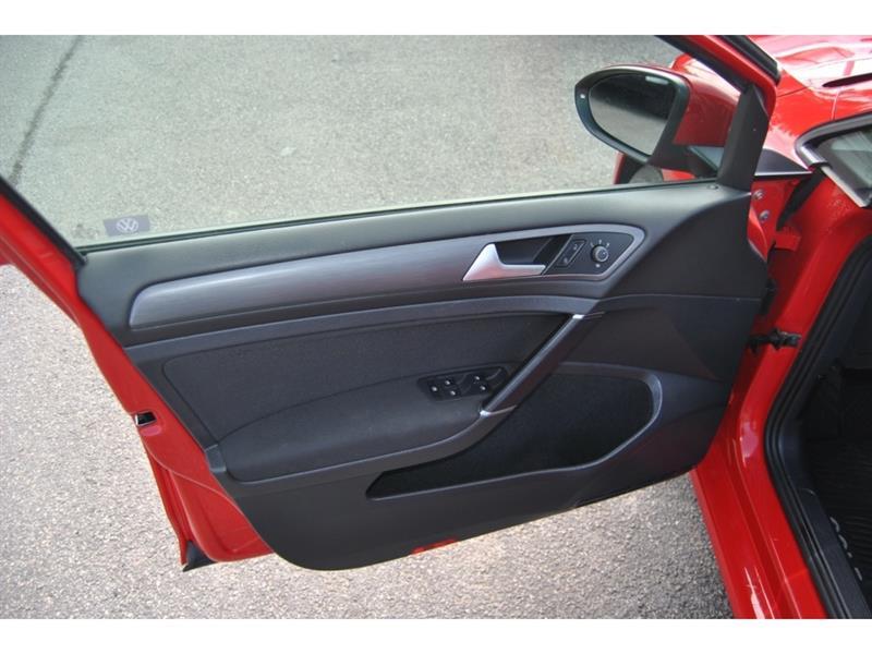 2021 Volkswagen Golf - Image 12