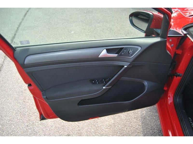 2021 Volkswagen Golf - Image 15