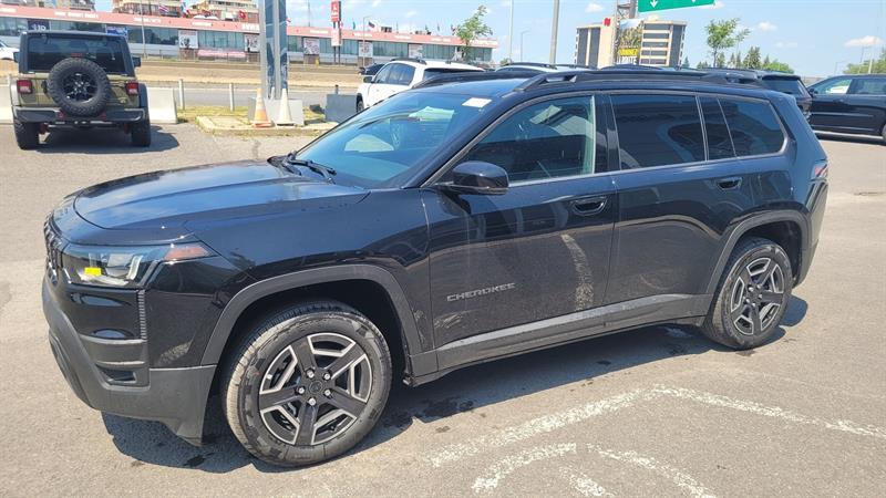 2026 Jeep Grand Cherokee - Image 2