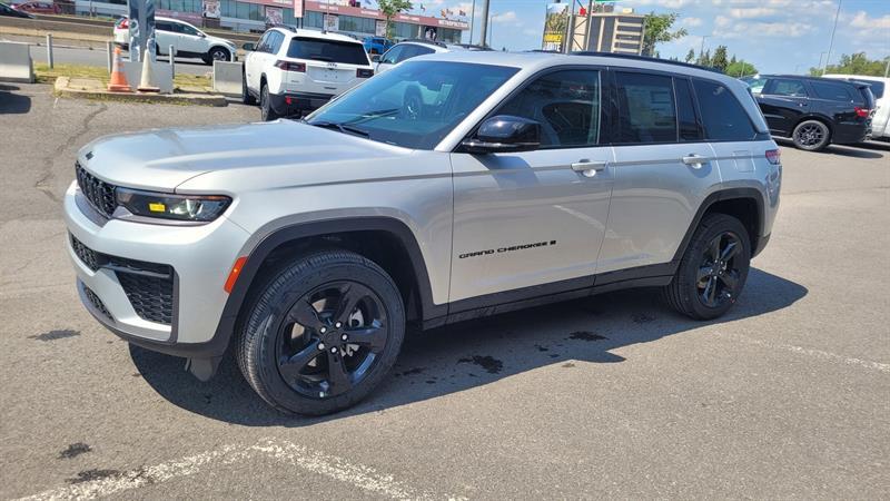 2026 Jeep Grand Cherokee - Image 3