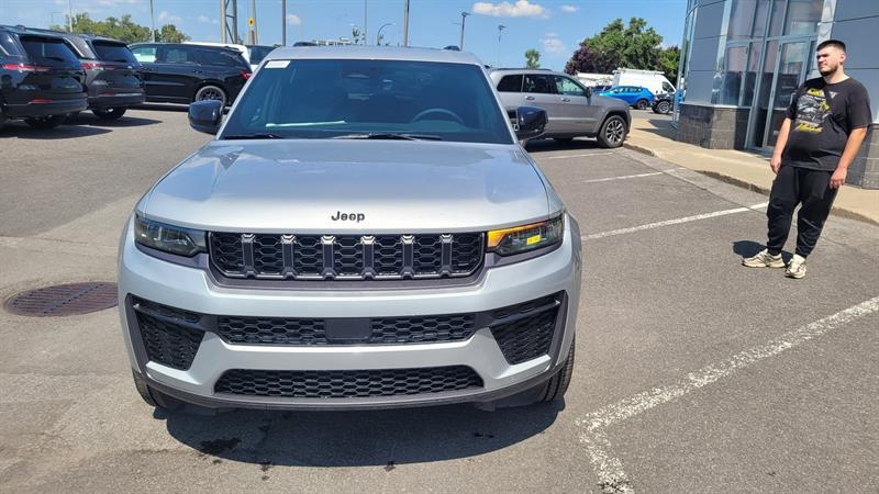 2026 Jeep Grand Cherokee - Image 4