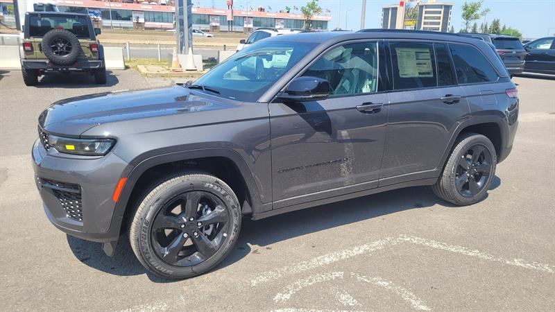 2026 Jeep Grand Cherokee - Image 2