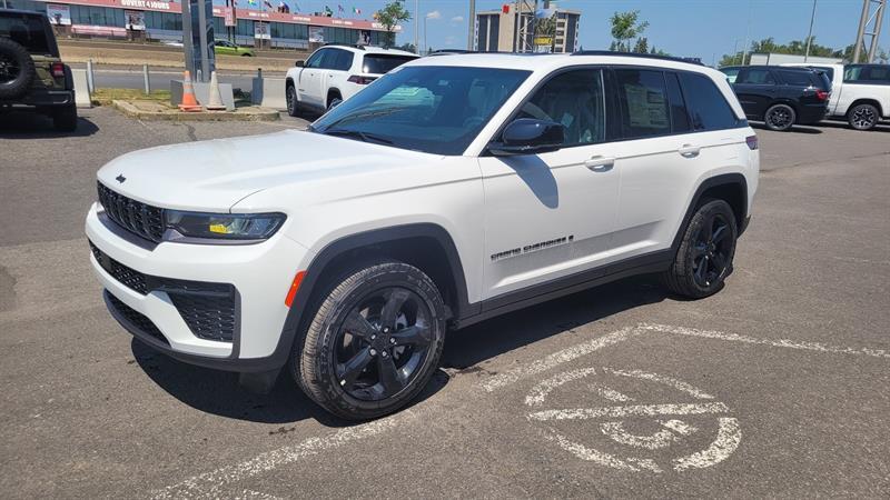 2026 Jeep Grand Cherokee - Image 3