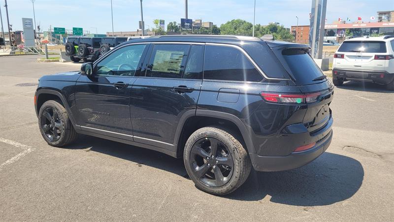 2026 Jeep Grand Cherokee - Image 2