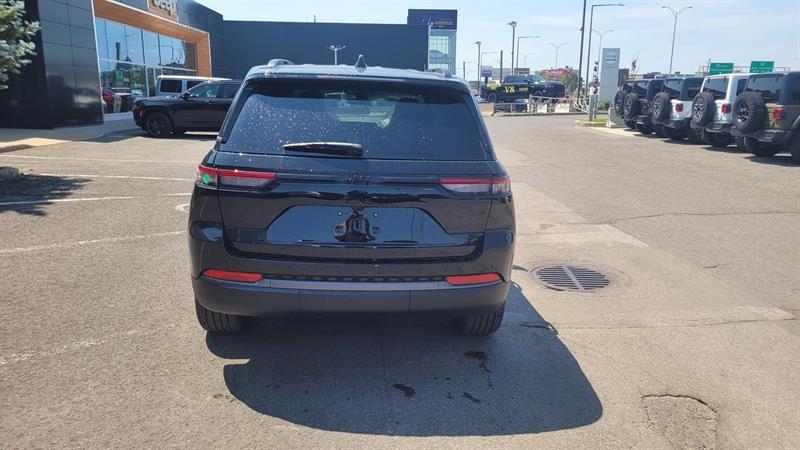 2026 Jeep Grand Cherokee - Image 4
