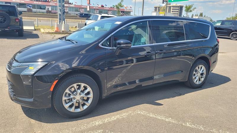 2027 Chrysler Pacifica - Image 3