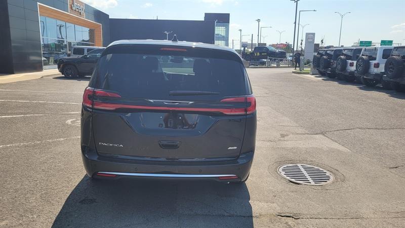 2027 Chrysler Pacifica - Image 5