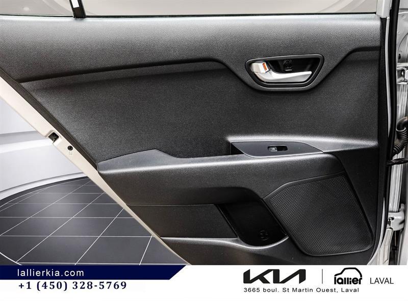 2023 Kia Rio - Image 12