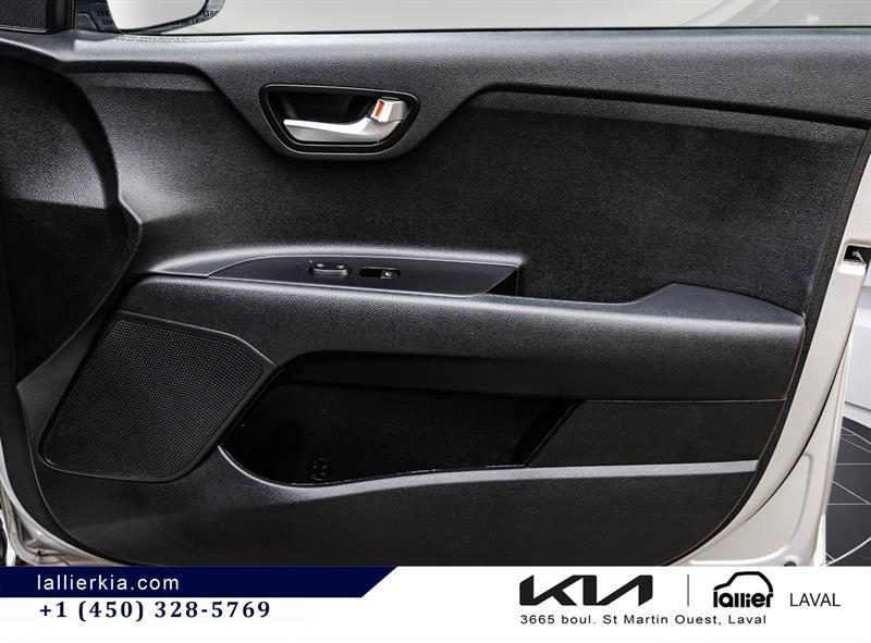 2023 Kia Rio - Image 16