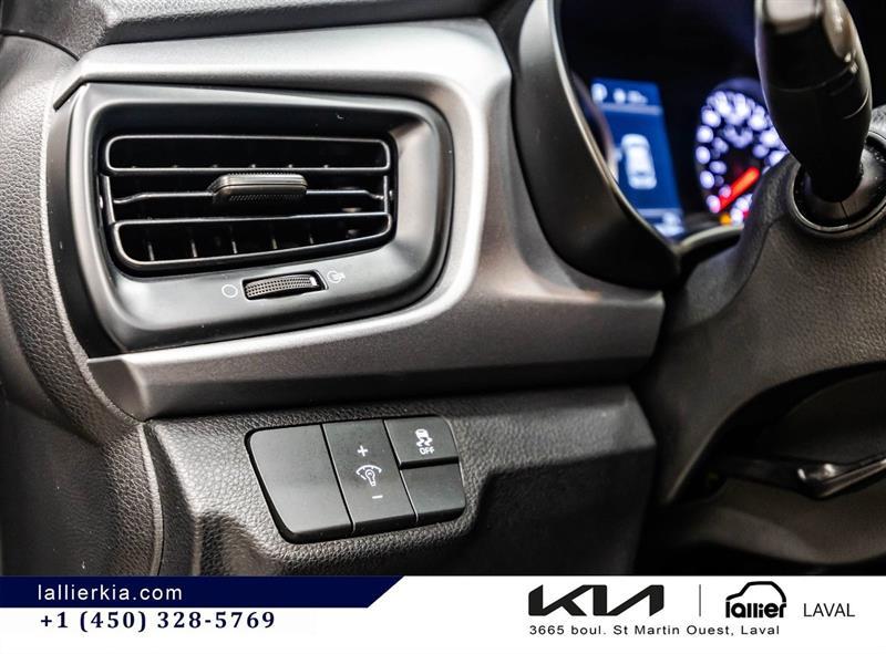 2023 Kia Rio - Image 21