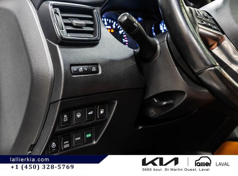 2018 Nissan Rogue - Image 21