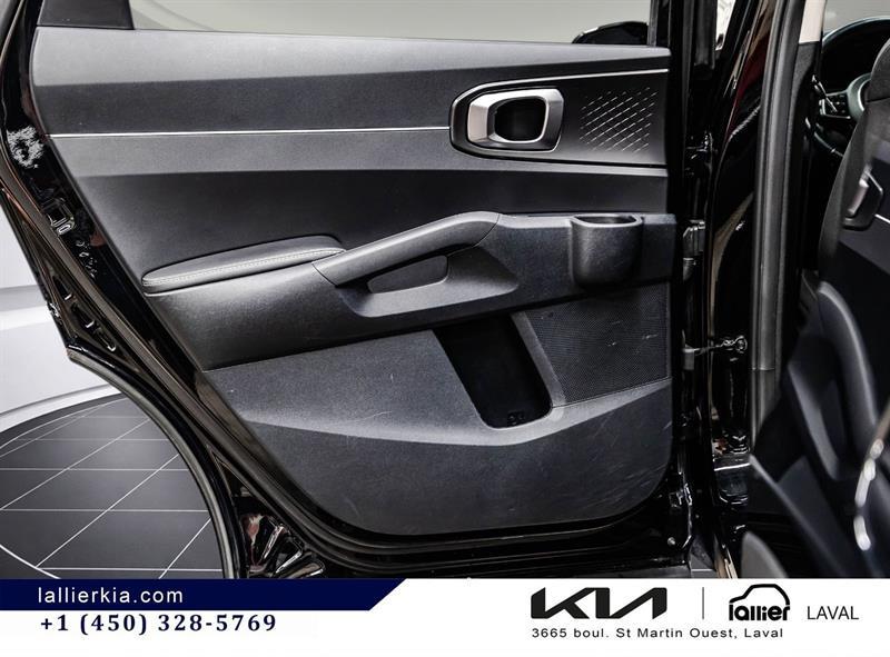 2023 Kia Sorento - Image 13