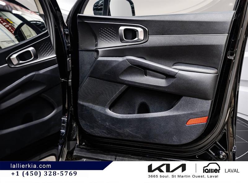 2023 Kia Sorento - Image 17