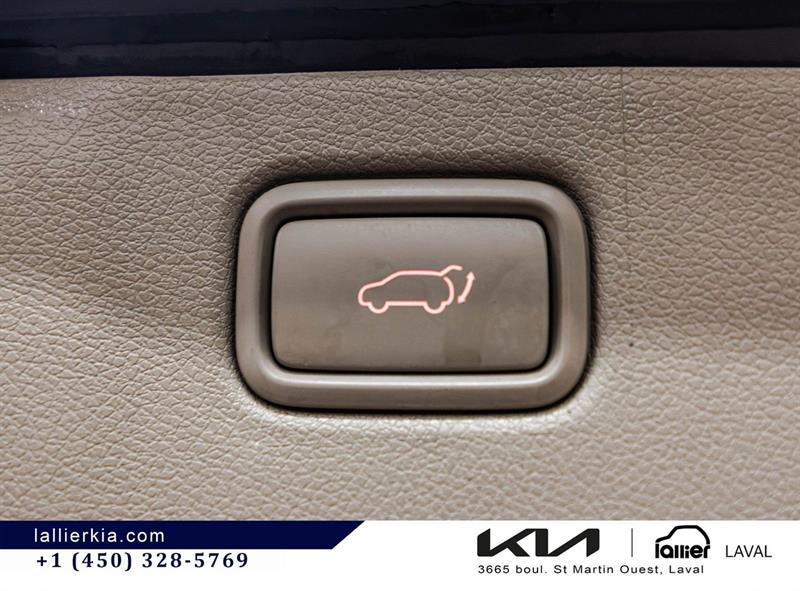 2020 Kia Sedona - Image 17
