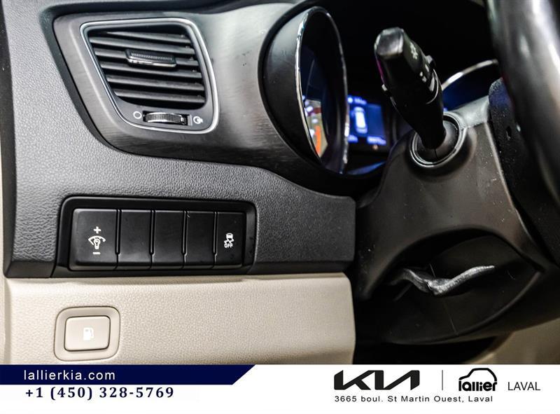 2020 Kia Sedona - Image 24
